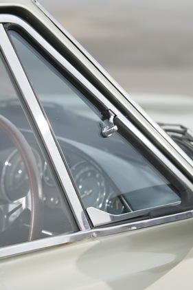 Nissan Silvia Coupé (1966) - ausschwenkbare Dreiecksfenster