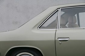 Nissan Silvia Coupé (1966) - der Dachaufbau wirkt leicht und luftig