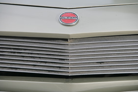 Nissan Silvia Coupé (1966) - der Kühlergrill ist noch ein richtiger Grill