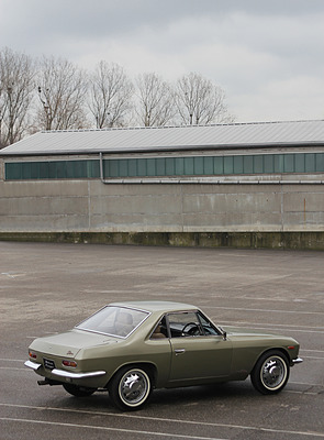 Nissan Silvia Coupé (1966) - im Kofferraum fanden zwei Golfsets Platz