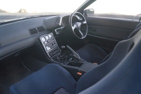 Nissan Skyline R32 GT-R (1989) - das Interieur orientierte sich an den übrigen Skyline-Modellen, die Sitze waren besonders sportlich