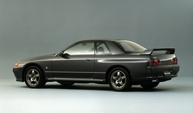 Nissan Skyline R32 GT-R (1989) - in Gungrey gespritzt