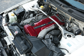 Nissan Skyline R34 GT-R V-Spec (1999) - Reihensechszylinder mit zwei Turboladern (1999)