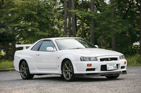 Nissan Skyline R34 GT-R V-Spec (1999) - Weiss war eine beliebte Farbe