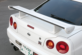 Nissan Skyline R34 GT-R V-Spec (1999) - den Heckflügel hatten alle GT-R