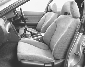 Nissan Skyline Sport Secan GTS-t Type M (1989) - Interieur des Viertürers