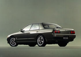 Nissan Skyline Sport Secan GTS-t Type M (1989) - als Viertürer