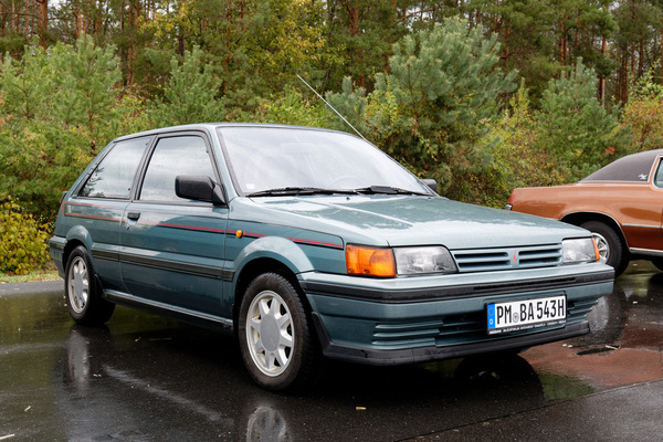 Nissan Sunny GTi (1988) – ambitionierter Kompaktsportler seiner Zeit, frei von Image und Markterfolg in Deutschland. Um so erfreulicher ist der Zustand dieses Fahrzeugs – Oldtimer-Show Berlin 2022