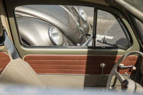 Nobel: Zweifarbiges Kunstleder und Metalliclackierung – 75 Jahre VW in der Schweiz