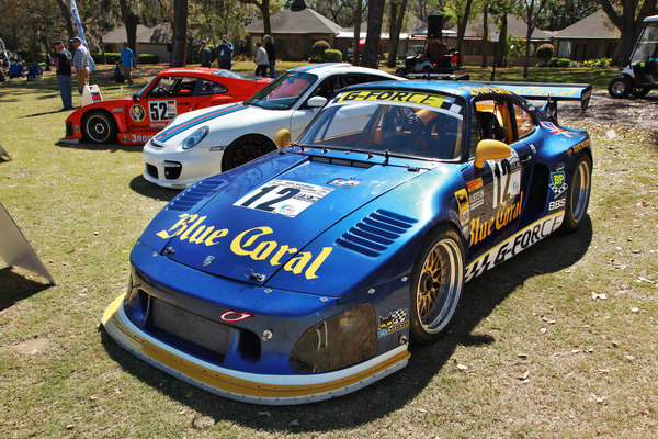 Noch ein 935, die gesichtslose Rennversion des Porsche 911 aus den späten Siebzigern.