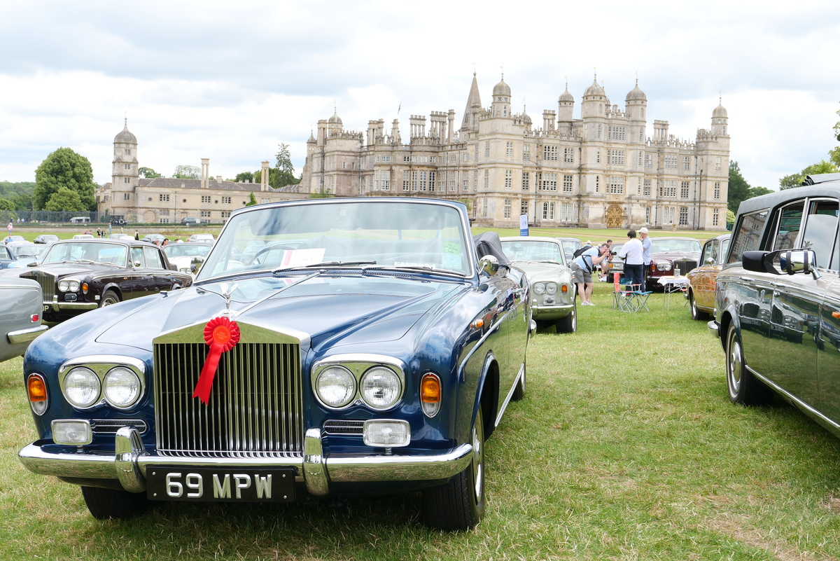 Noch ein Klassensieg eines Cabriolets aus der Silver-Shadow-Baureihe: Drop Head Coupé von Mulliner Park Ward aus dem Jahr 1969 – mit dem perfekt passenden Kennzeichen