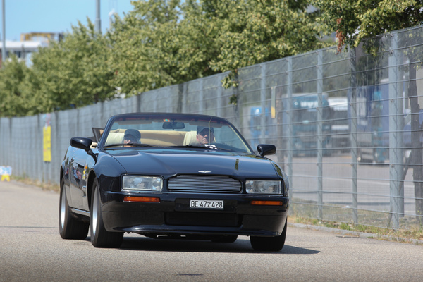 Noch ein Youngtimer, dieses Aston Martin Virage Cabriolet - 3. Youngtimer- und Classictreffen Pratteln am 15. Juli 2018
