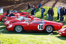 Noch’n N.A.R.T. - seltsam geformter Ferrari 250 TRI/61 des „North American Racing Team“ von Luigi Chinetti.