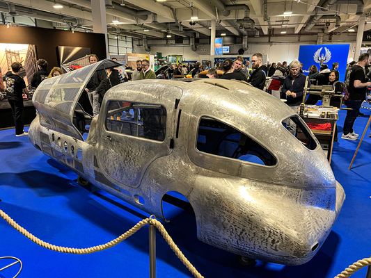 Noch roh und grob, aber allein durch die ungewöhnlichen Proportionen bereits elegant: Fynn Weinbergs selbst entworfene Karosserie basiert auf dem Fahrgestell eines edlen Delage aus den 1930er-Jahren.