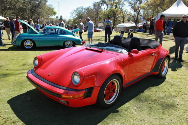 Noch speedstiger als der Speedster – extrem offener 911 Carrera mit abermals flacherem Windschutzscheibchen.