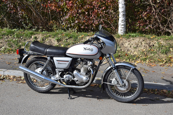 Norton 850 Commando (1975) - angeboten an der Versteigerung der Oldtimer Galerie in Toffen am 28. November 2015