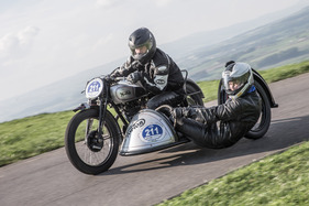 Norton international Sidecar (1939) - am Michaelskreuzrennen 2014