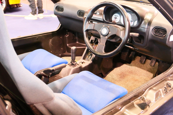 Nur für den japanischen Markt bestimmt war dieser Flügeltüren-Exot: ein Autozam AZ-1 – Bremen Classic Motorshow 2025