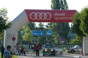 Nur noch wenige Sekunden bis zum Start des 11. RAID Prolog Zürich, der Rolls Royce Phantom 1 (1928) wartet auf das «Go!»