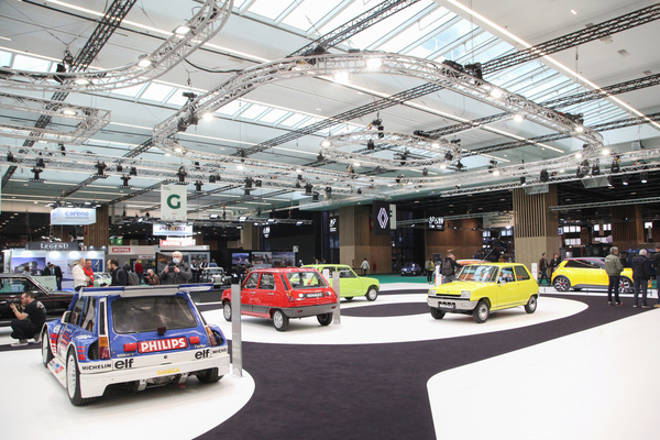 Ob breit und stark oder schmal und sparsam - der Renault 5 kannte viele Facetten - Rétromobile Paris 2022