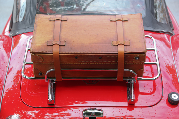 Ob das Gepäck auf diesem MG A wohl trockenbleibt? - Oldtimer in Obwalden O-iO 2016