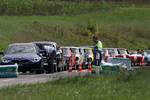 Bild Oben in Eichhölzli wurden die Autos nach der Bergfahrt gesammelt - Bergrennen Steckborn-Eichhölzli Memorial 2018