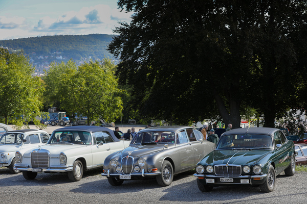 Oberklasse vereinigt - Jaguar XJ Coupé, Jaguar S-Type und Mercedes-Benz Cabriolet - Albisgütli Classic Cars & Bikes September 2022