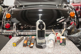 Offengestanden ist der Austin-Healey 3000 im Hintergrund interessanter als die Kaffeemaschine – Bremen Classic Motorshow 2024