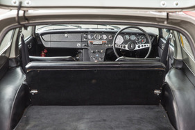 Ogle Triplex GTS (1965) - der Wagen ist natürlich rechtsgelenkt