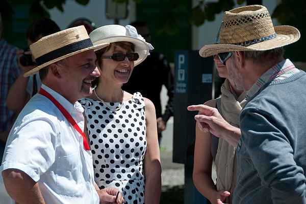 Image: OiO Oldtimer in Obwalden 2013 - Who would have expected such clear sunny weather! Straw hats were of course a very welcome headgear