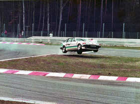 Olaf Manthey fliegt sich im Rover Vitesse in der DTM in die Herzen der Fans