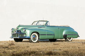 Oldsmobile Custom Cruiser 98 (1942) - als Lot 173 an der Bonhams Amelia Island Versteigerung am 8. März 2018