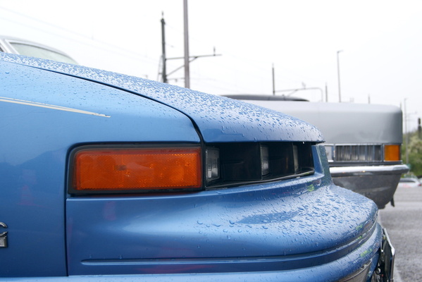 Oldsmobile Cutlass Supreme Convertible (1990) – mit Hauptscheinwerfern so niedrig wie das Kurvenlicht des '69er Cadillac – Oldtimer-Treff Shopping-Raststätte Würenlos 2024