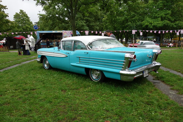 Oldsmobile Dynamic 88 4-Door Sedan (1958) – Classic Days Düsseldorf 2023