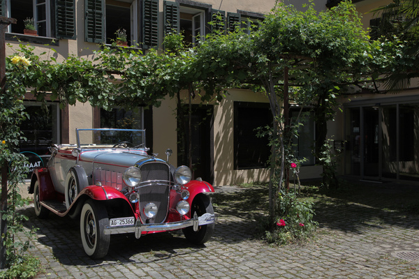 Oldsmobile F32 Roadster (1932) - im Dorfkern von Sarnen - Oldtimer in Obwalden (O-iO) 2019