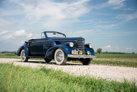 Oldsmobile L-38 Convertible Coupe Safety Transmission (1938) - Lot 247 an der RM/Sotheby's Hershey Versteigerung vom 4./5. Oktober 2023