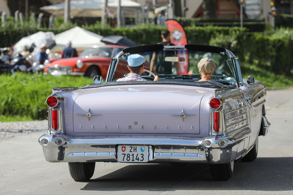 Oldsmobile Ninety-Eight Convertible Coupé (1958) – Albisgütli Classic Cars & Bikes Oktober 2023