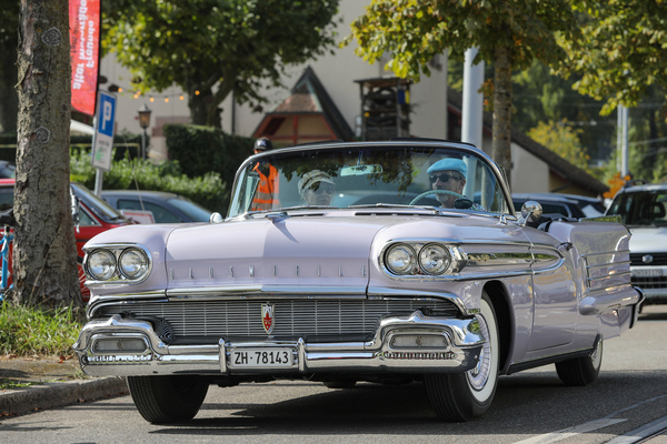 Oldsmobile Ninety-Eight Convertible Coupé (1958) – Albisgütli Classic Cars & Bikes Oktober 2023