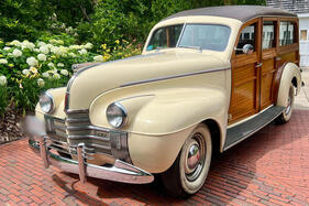Oldsmobile Series 60 Special Station Wagon (1940) - als Lot 140 an der Bonhams "The Audrain Concours" Versteigerung 2024