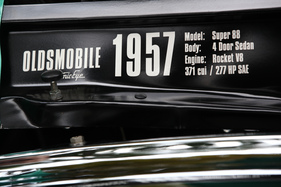 Oldsmobile Series 88 Four Door Hardtop (1957) - am Zurich Classic Car Award 2014 (ZCCA)