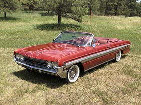 Oldsmobile Starfire Convertible (1961) - angeboten als Lot 113 an der RM/Sotheby's Open Road North America Versteigerung vom 23. bis 30. Juli 2020