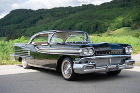 Oldsmobile Super 88 Holiday Sedan (1958) - als 21 an der Swiss Classic World Versteigerung 2026 der Oldtimer Galerie