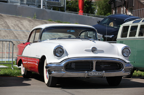 Oldsmobile Super 88 - herrlich in Weiss und Rot - Dolder Classics August 2017