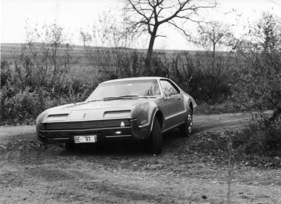 Oldsmobile Toronado (1965) - im harten Handlingtest auf losem Untergrund
