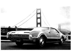Oldsmobile Toronado (1966) - vor beeindruckender Kulisse
