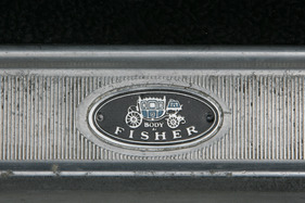 Oldsmobile Toronado (1967) - auch der Karosseriebauer verewigte sich mit seinem Schriftzug