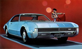 Oldsmobile Toronado (1967) - das Modell 1967 in einem Prospekt