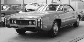 Oldsmobile Toronado (1970) - an einer Autoausstellung