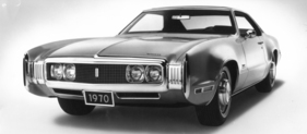 Oldsmobile Toronado (1970) - auf die Klappscheinwerfer wurde ab Ende der Sechzigerjahre verzichtet