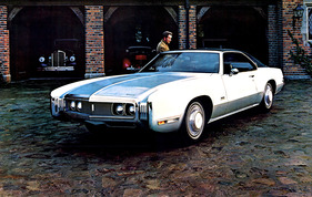 Oldsmobile Toronado (1970) - das Modell des Baujahres 1970 in einem Verkaufsprospekt